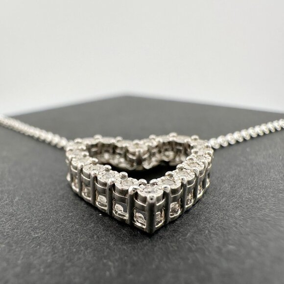 Beautiful Heart Necklace w Natural Diamonds in Illusion Settings - Picture 10 of 13